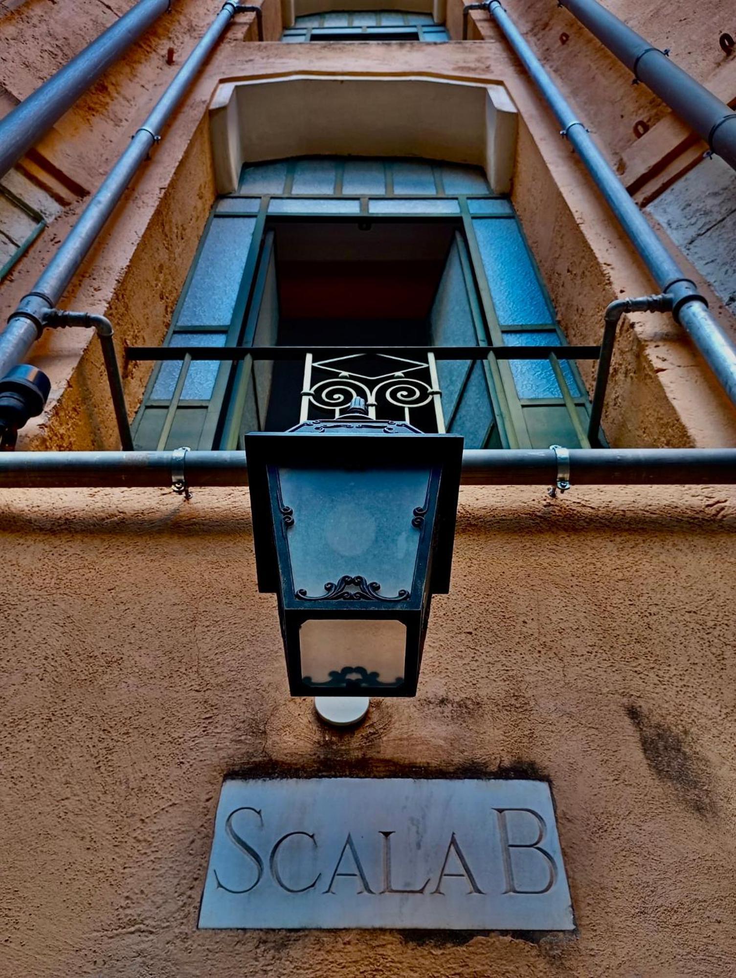 Apartment Ave