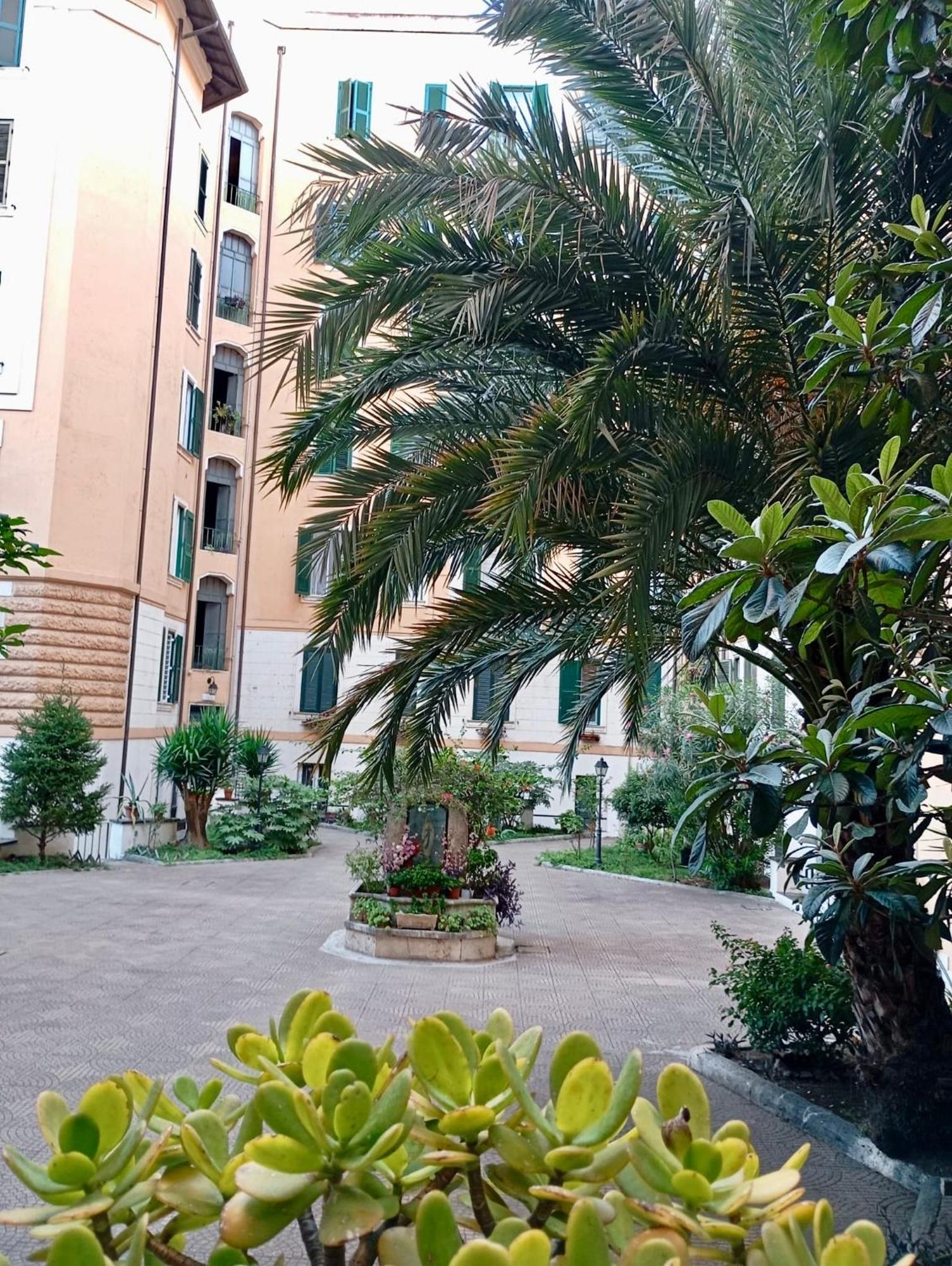 Apartment Ave *