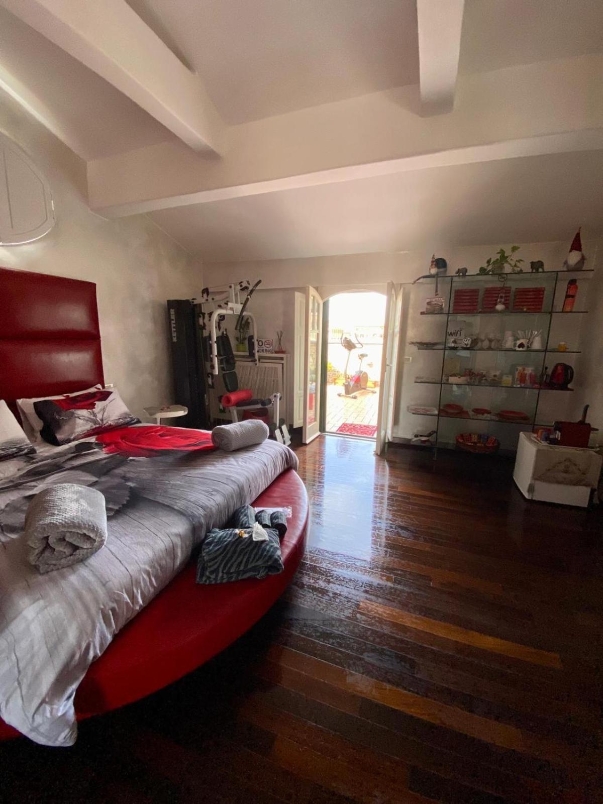 Ave Apartment Rom