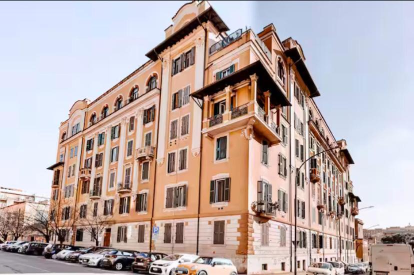 Apartment Ave